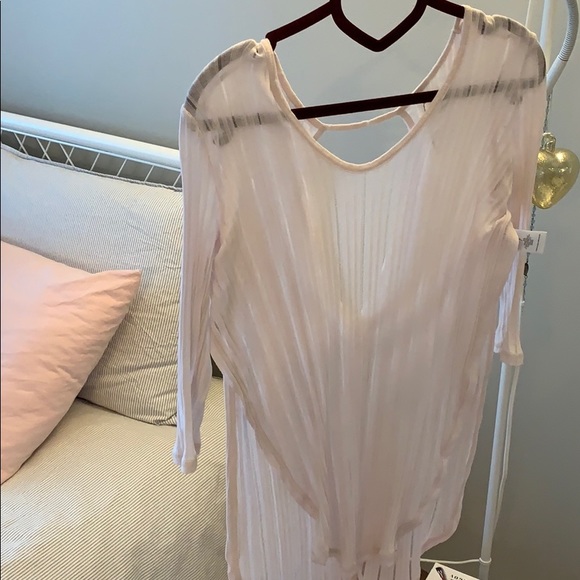Sheer light pink quarter-sleeve top - Picture 5 of 5